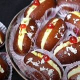 Sandwich Gulab Jhambu (1 piece)