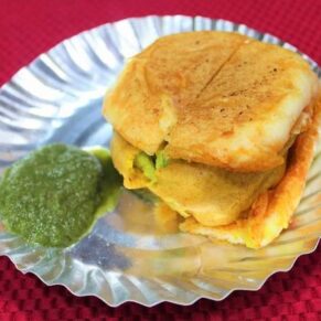 Butter Vada Pav